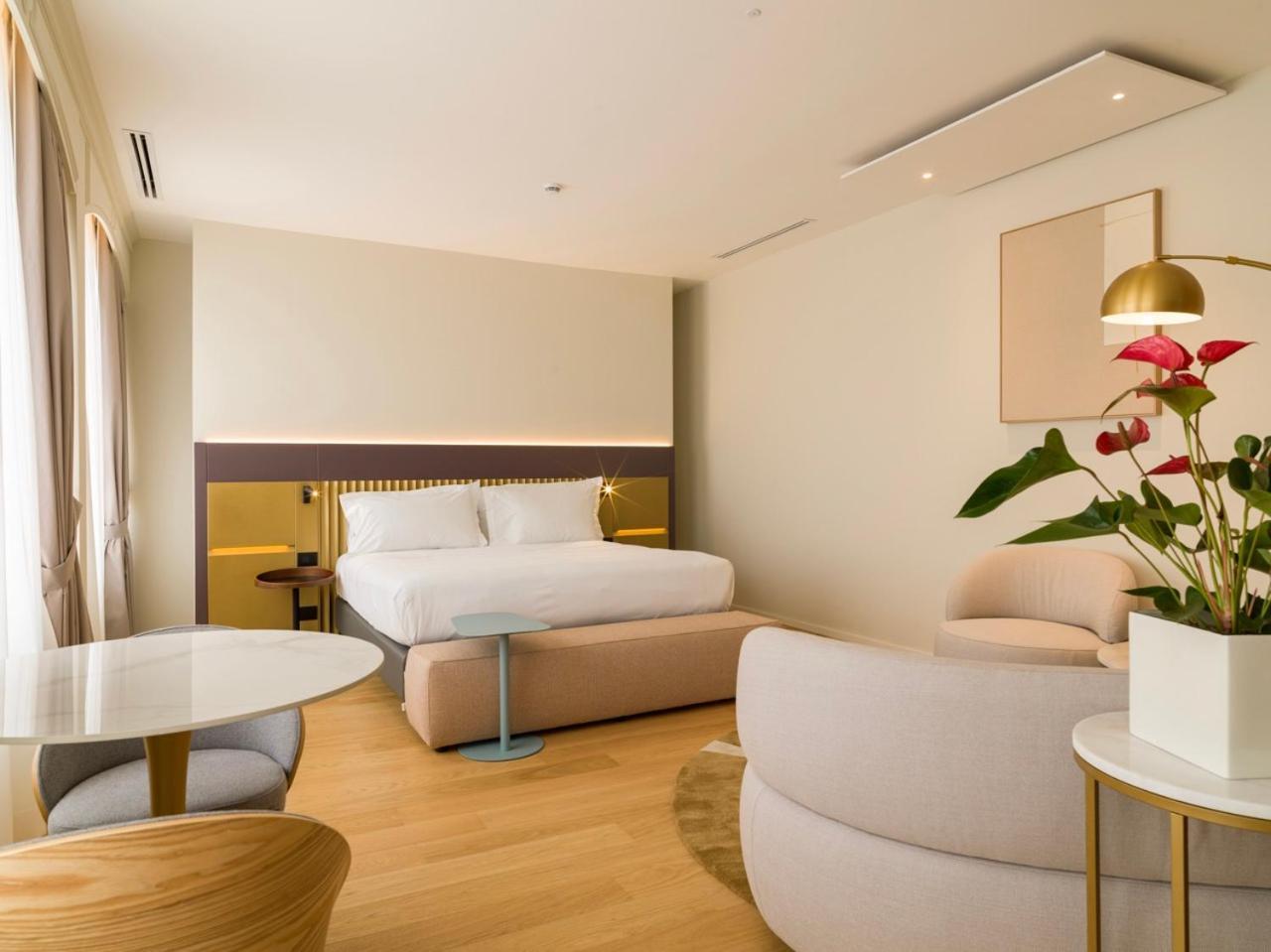 Una Hotels One CTA Exterior foto