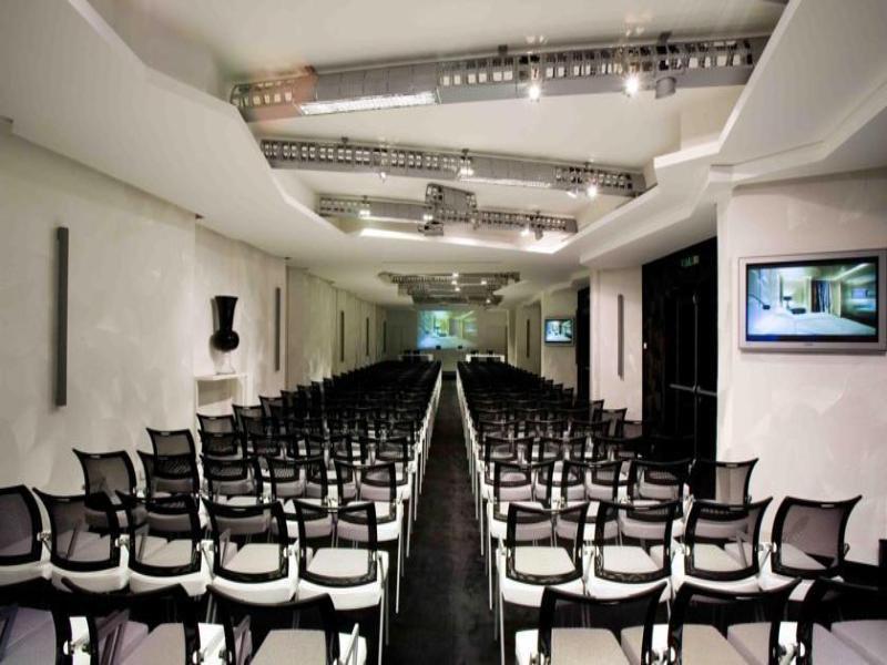Una Hotels One CTA Exterior foto